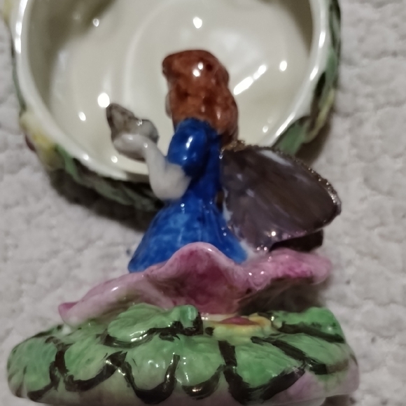 Vintage Handmade Angel W/Wings On Flower Bud Porcelain Trinket Box Trim In Gold